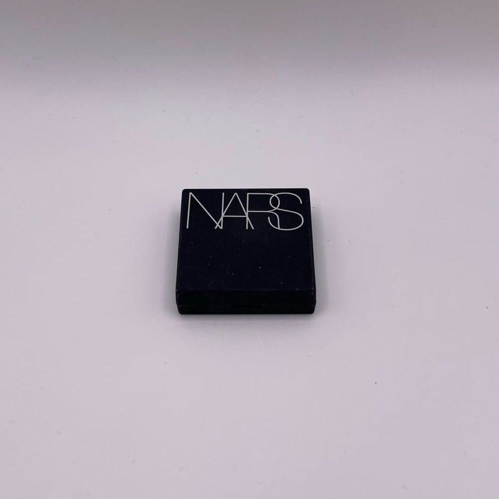 NARS Mini Light Reflecting Pressed Setting Powder - Picture 3 of 5